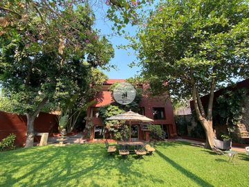 RESIDENCIA EN TEQUESQUITENCO CON EMBARCADERO