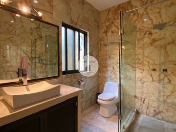 RESIDENCIA EN TEQUESQUITENCO CON EMBARCADERO