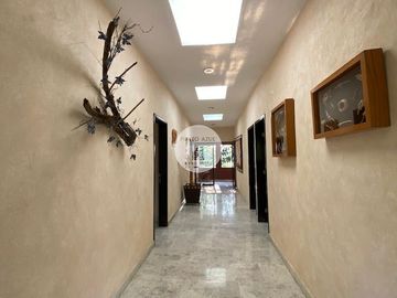 RESIDENCIA EN TEQUESQUITENCO CON EMBARCADERO