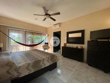 RESIDENCIA EN TEQUESQUITENCO CON EMBARCADERO