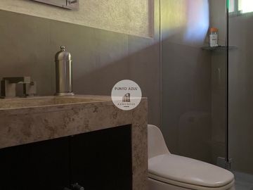 RESIDENCIA EN TEQUESQUITENCO CON EMBARCADERO