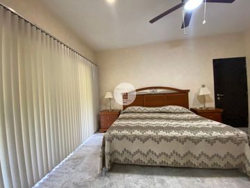 RESIDENCIA EN TEQUESQUITENCO CON EMBARCADERO