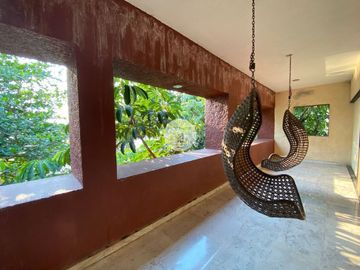 RESIDENCIA EN TEQUESQUITENCO CON EMBARCADERO