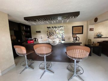 RESIDENCIA EN TEQUESQUITENCO CON EMBARCADERO