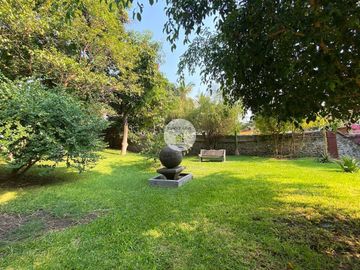 RESIDENCIA EN TEQUESQUITENCO CON EMBARCADERO