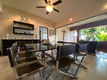 RESIDENCIA EN TEQUESQUITENCO CON EMBARCADERO