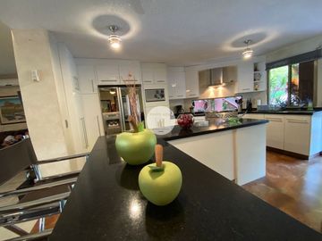 RESIDENCIA EN TEQUESQUITENCO CON EMBARCADERO