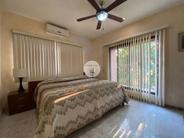 RESIDENCIA EN TEQUESQUITENCO CON EMBARCADERO