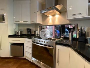 RESIDENCIA EN TEQUESQUITENCO CON EMBARCADERO
