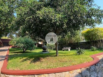 RESIDENCIA EN TEQUESQUITENCO CON EMBARCADERO