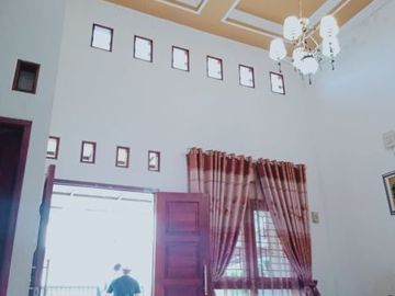 Rumah terawat mewah dan strategis dijual cepat (shm)