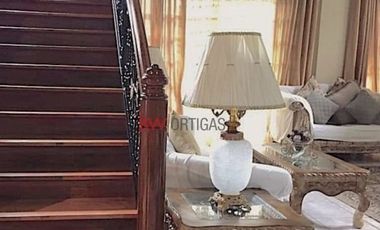 House with Pool for Sale in Valle Verde 4, Pasig City