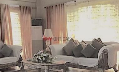House with Pool for Sale in Valle Verde 4, Pasig City