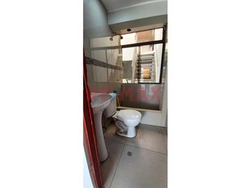 Se Alquila Local Amplio En San Juan De Miraflores *600 M2 *Todo El Edificio *3 Pisos Más Azotea *Ubicación Estratégica ´Sunarp *Municipalidad *Colegio