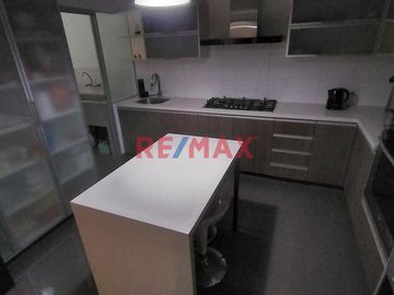 Venta Departamento Surco Condominio Moon 3 Dorms, 3 baños, Terraza
Dormitorio Principal con Closet y baño completo
2 dormitorios con closet
Baño co