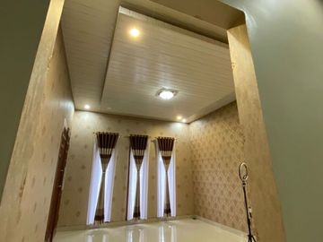 VILLA MEWAH LUAS dekat tempat pariwisata di lembang bandung