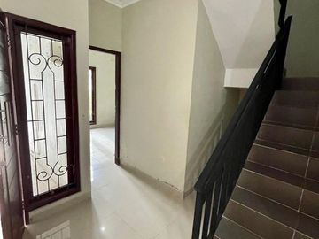 Rumah nyaman lingkungan perumahan dekat ke kampus Uii