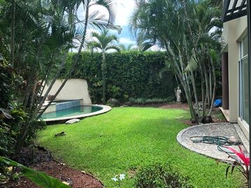 Casa en Fraccionamiento en Sumiya, Jiutepec, Morelos CAEN-812-Fr*