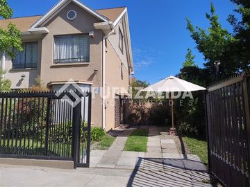 Casa en venta de 4 dorm. en La Florida