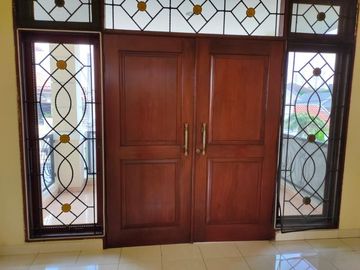 Disewakan Rumah Bangunan 2 Lantai Lokasi Di Nginden Intan Barat, SBY