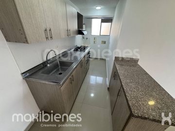 apartamento en arriendo en  los alcázares. Cod A72198