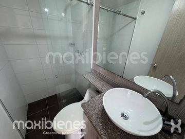 apartamento en arriendo en  los alcázares. Cod A72198