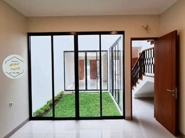 Rumah DiJual Cinere Baru Dalam Komplek Asri Di Cinere
