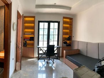 Disewakan Rumah Cantik Dalam Komplek Area Tanjung Barat Jakarta Selatan