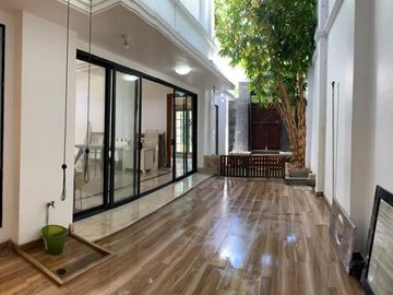 Disewakan Rumah Cantik Dalam Komplek Area Tanjung Barat Jakarta Selatan