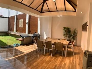 Disewakan Rumah Cantik Dalam Komplek Area Tanjung Barat Jakarta Selatan