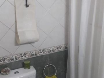 PERMUTA - DUPLEX DE 3 AMBIENTES AL FRENTE C/ COCHERA EN VENTA - MORON SUR