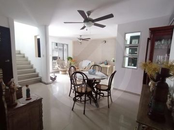 Casa En Conjunto Cerrado En La Castellana Sin Administración, Montería.