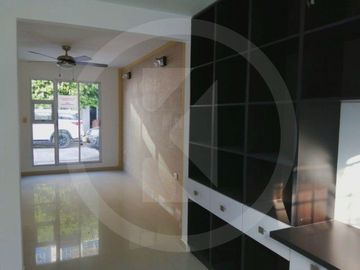 Casa En Conjunto Cerrado En La Castellana Sin Administración, Montería.