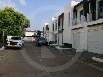 Casa En Conjunto Cerrado En La Castellana Sin Administración, Montería.