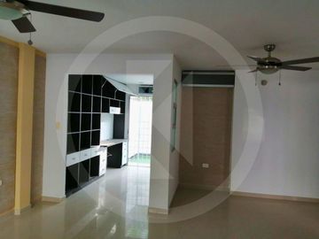 Casa En Conjunto Cerrado En La Castellana Sin Administración, Montería.