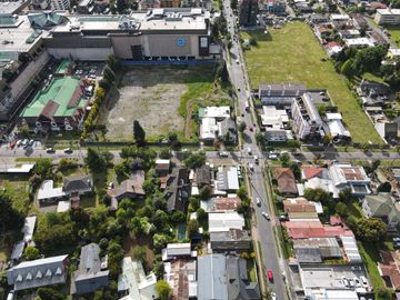Propiedad ubicada con excelente ubicación, frente al portal Temuco