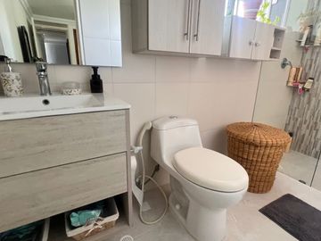 VENTA DE APARTAMENTO EN CAÑAVERAL POR PARALELA FLORIDABLANCA Área 106 Metros. Cod V24169