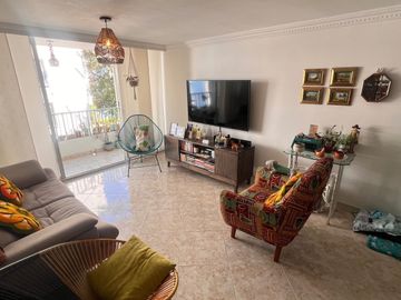 VENTA DE APARTAMENTO EN CAÑAVERAL POR PARALELA FLORIDABLANCA Área 106 Metros. Cod V24169