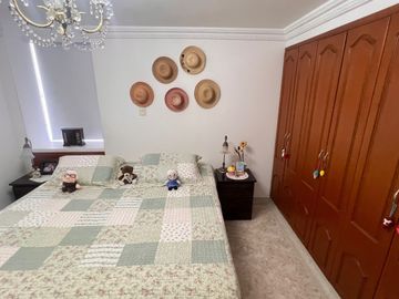 VENTA DE APARTAMENTO EN CAÑAVERAL POR PARALELA FLORIDABLANCA Área 106 Metros. Cod V24169