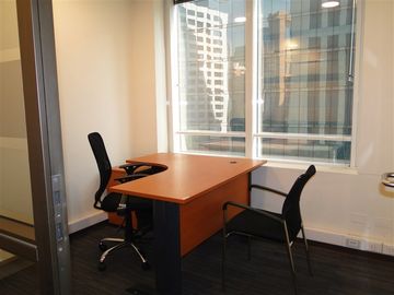 Oficina Arriendo Las Condes 330m2 amoblada 6P 1SR 3Estac.