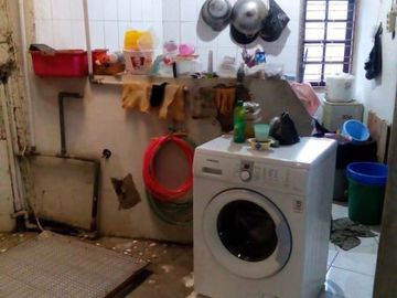 Rumah strategis posisi hook pinggir jalan bima arjuna cicendo bandung tengah | MARTIN