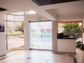 oficina en arriendo en la castellana. Cod A700311