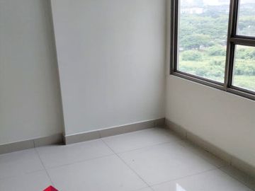 Disewa Apartemen Springlake 2BR Kosong Murah Tower Baru