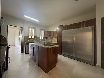 VENTA DE APARTAMENTO EN CLAYTON - PH EMBASSY CLUB