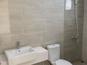 DISEWAKAN RUMAH CANTIK SIAP HUNI DI CLUSTER CHIARA SUVARNA SUTERA