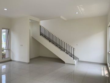 DISEWAKAN RUMAH CANTIK SIAP HUNI DI CLUSTER CHIARA SUVARNA SUTERA