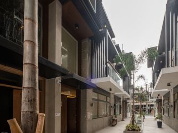 Smart 5BR | 4 Car Port Townhomes w/ Lift in Tomas Morato QC