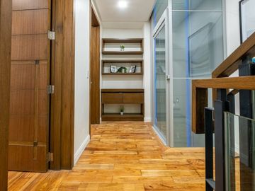 Smart 5BR | 4 Car Port Townhomes w/ Lift in Tomas Morato QC