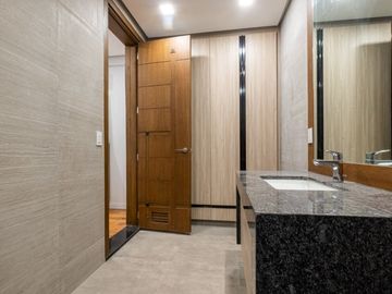 Smart 5BR | 4 Car Port Townhomes w/ Lift in Tomas Morato QC