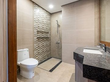 Smart 5BR | 4 Car Port Townhomes w/ Lift in Tomas Morato QC